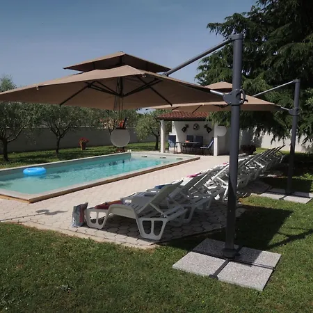 Melisa 5 By Interhome Tatil Evi Poreč